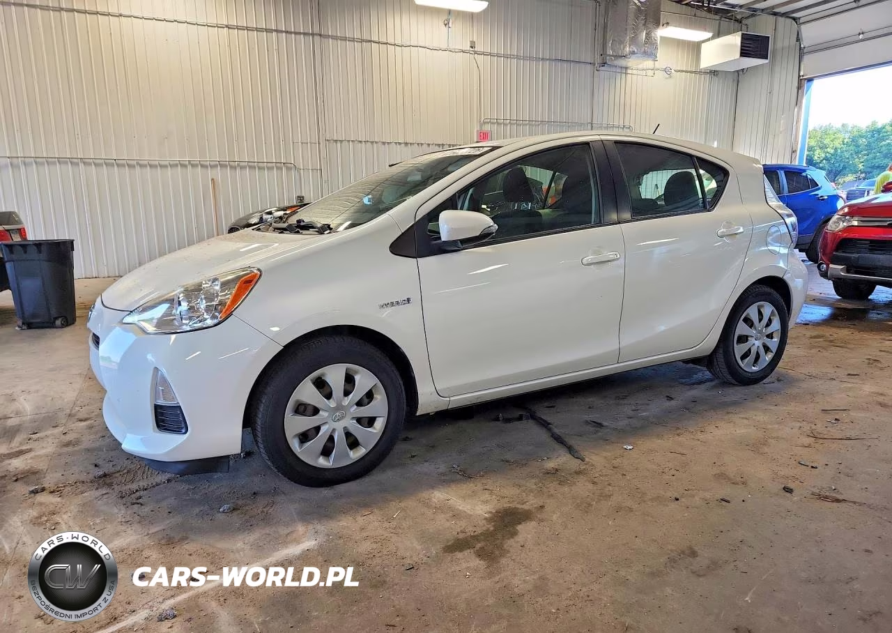 2014 Toyota Prius C Two – zdjęcie 1 z 12