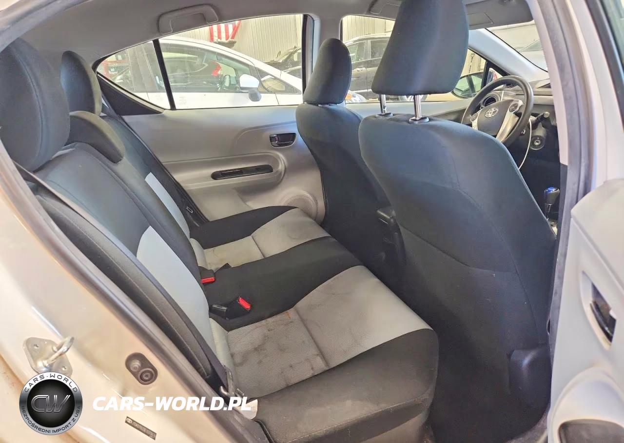 2014 Toyota Prius C Two VIN:JTDKDTB33E1073676 - 10