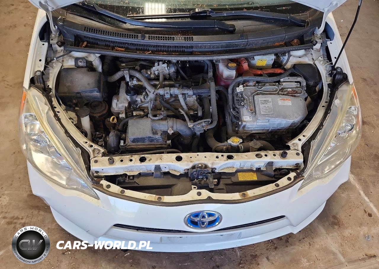 2014 Toyota Prius C Two VIN:JTDKDTB33E1073676 - 11