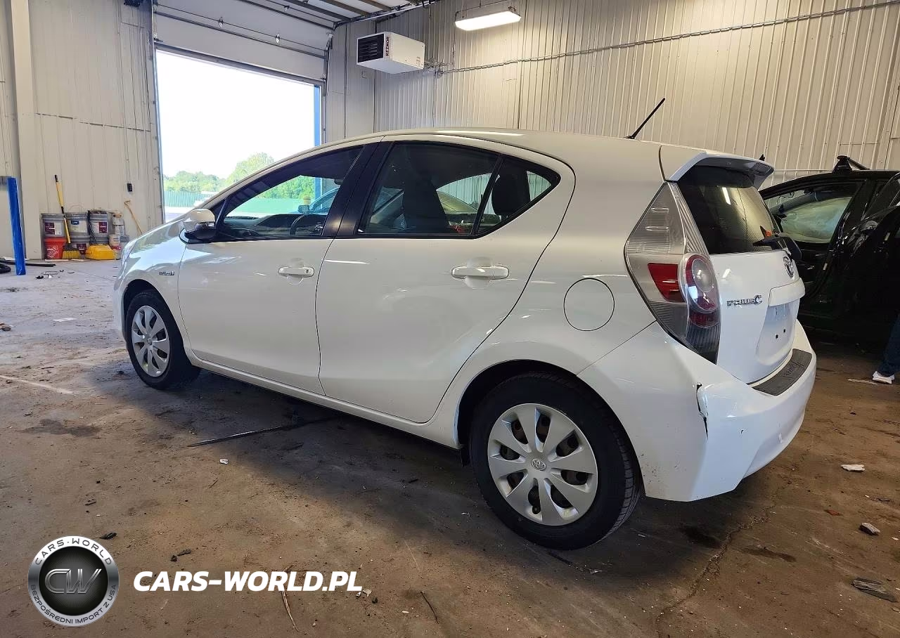 2014 Toyota Prius C Two VIN:JTDKDTB33E1073676 - 2