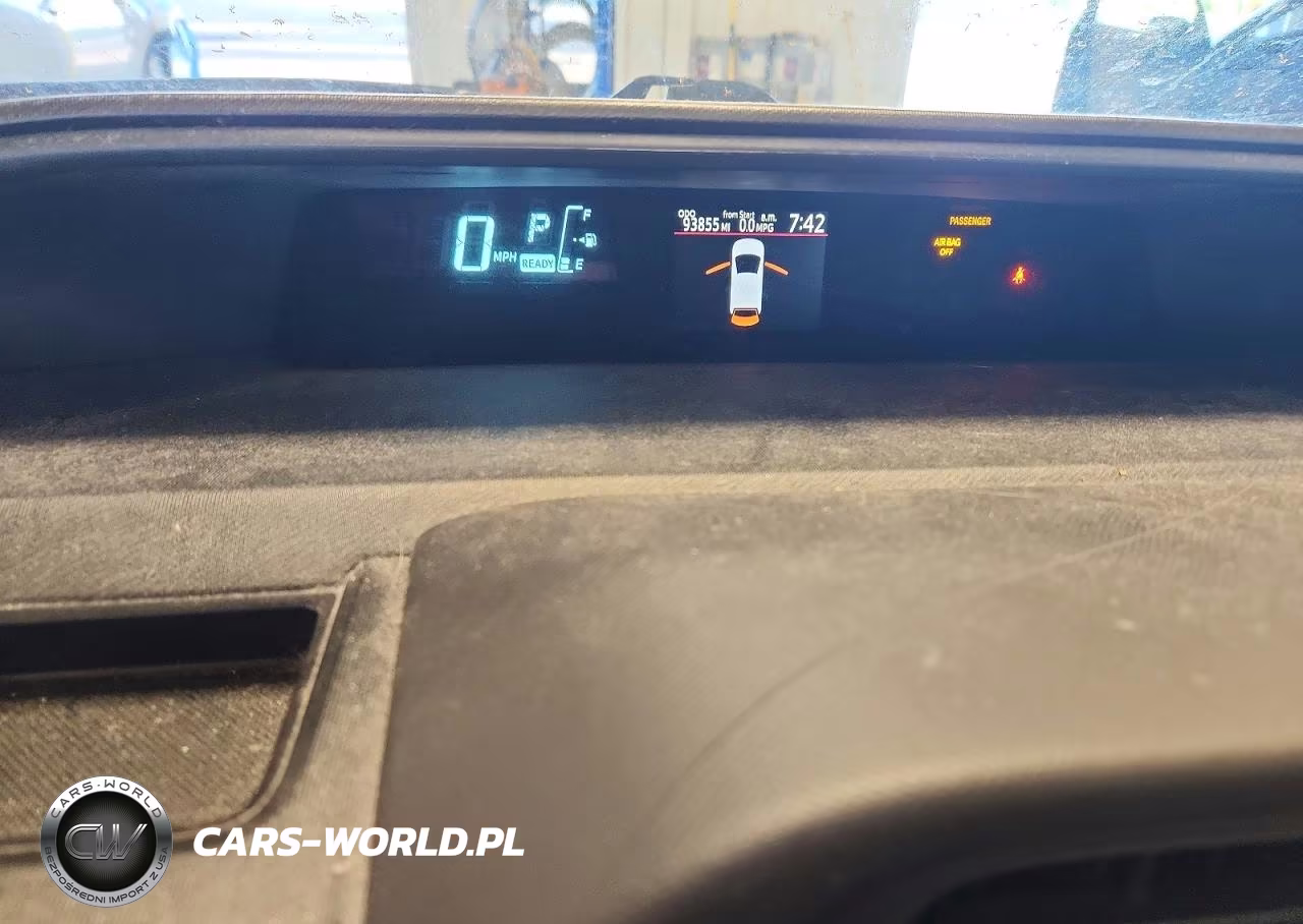 2014 Toyota Prius C Two VIN:JTDKDTB33E1073676 - 9