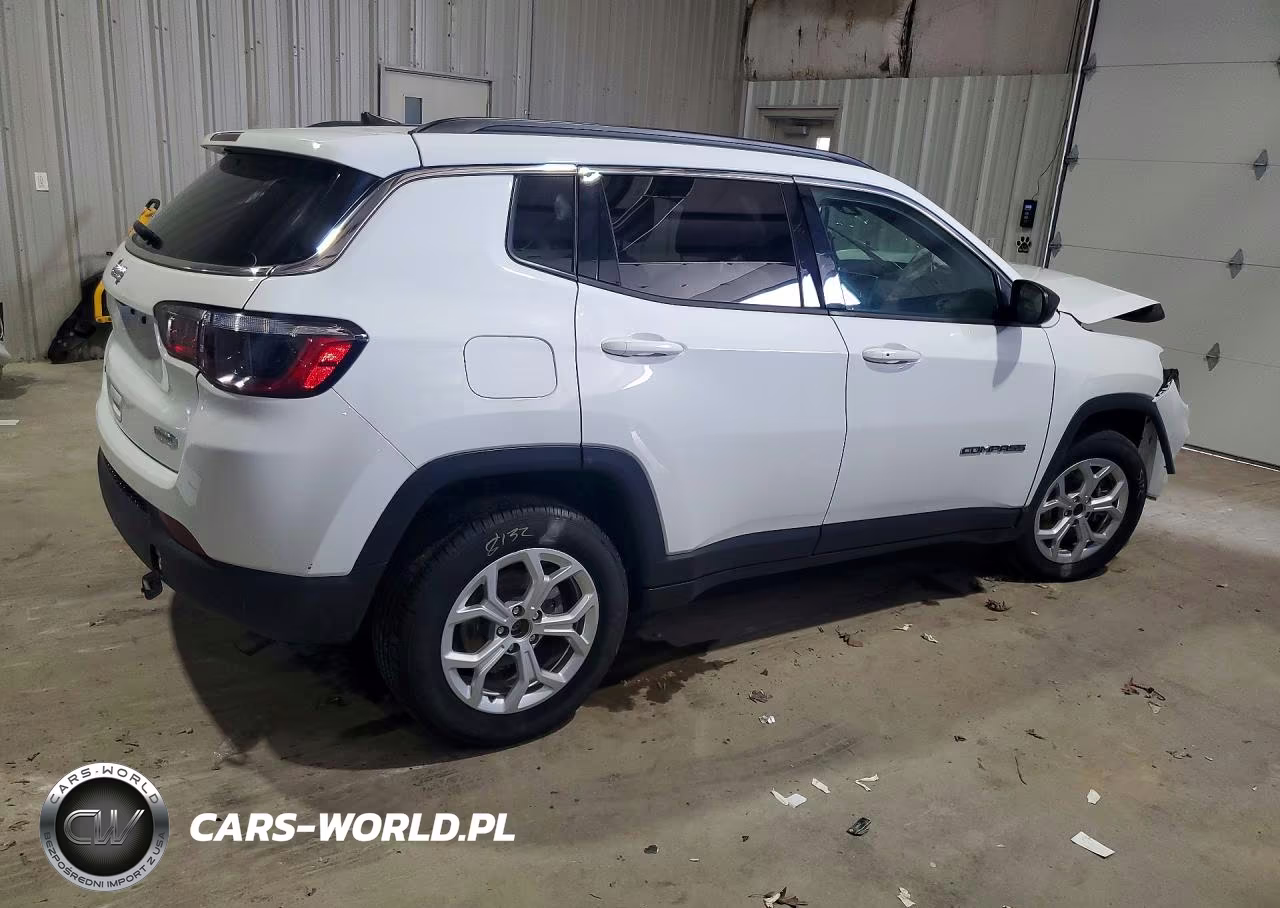 2024 Jeep Compass Latitude VIN:3C4NJDBN9RT109625 - 3