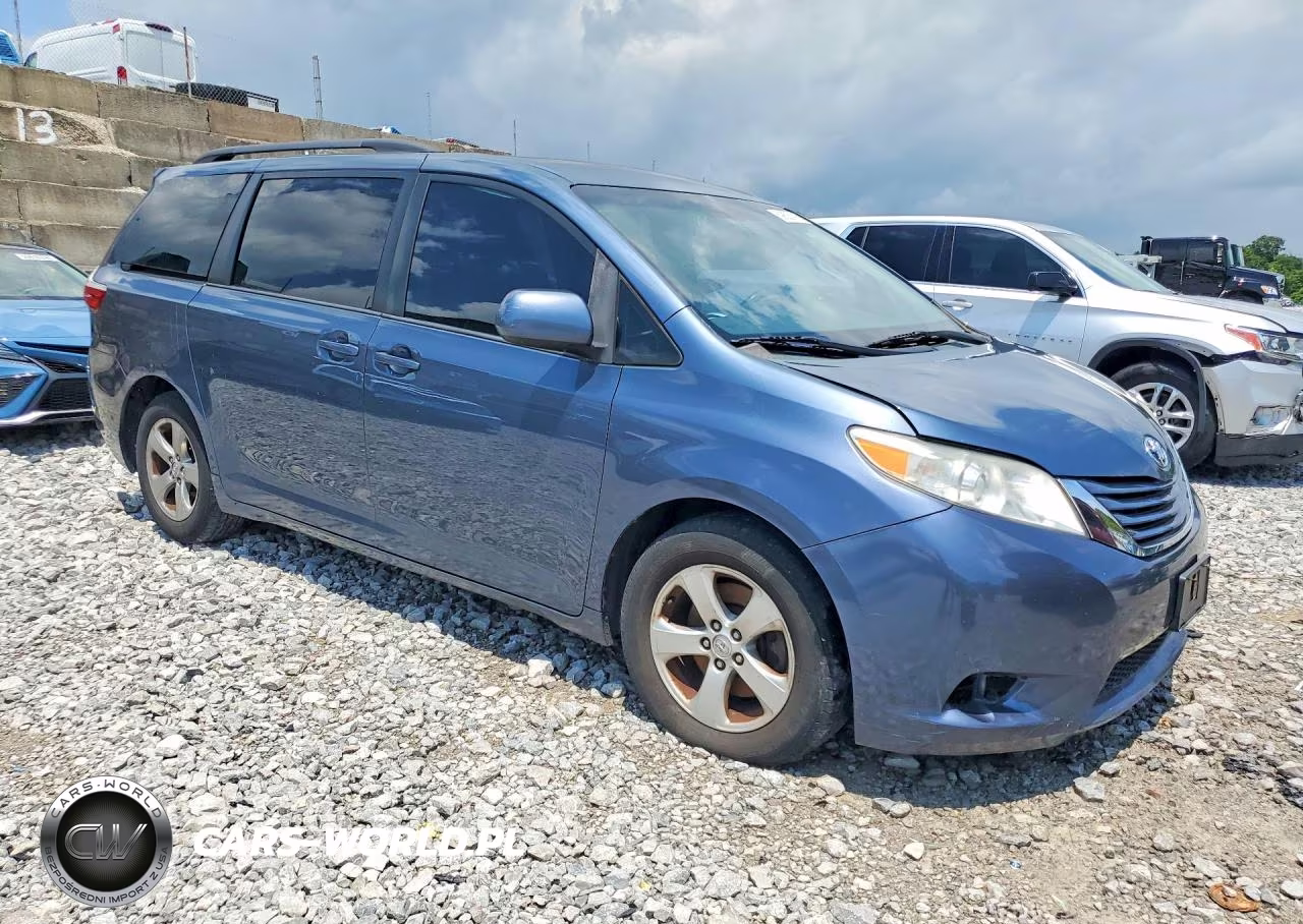2015 Toyota Sienna Le VIN:5TDKK3DC9FS561764 - 4