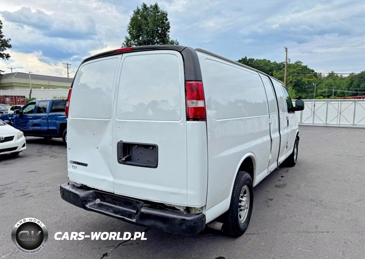 2019 Chevrolet Express G2500 VIN:1GCWGBFB2K1196904 - 3