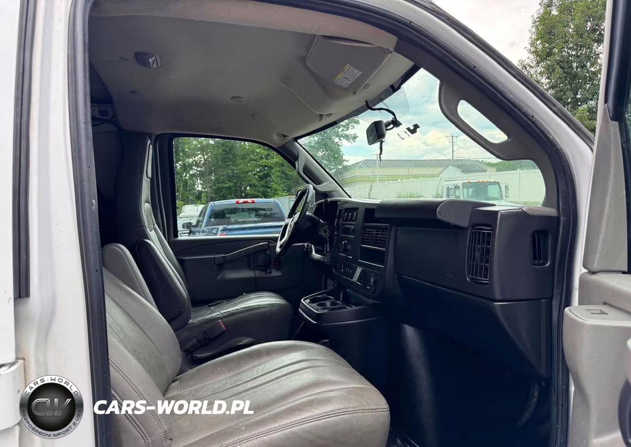 2019 Chevrolet Express G2500 VIN:1GCWGBFB2K1196904 - 8