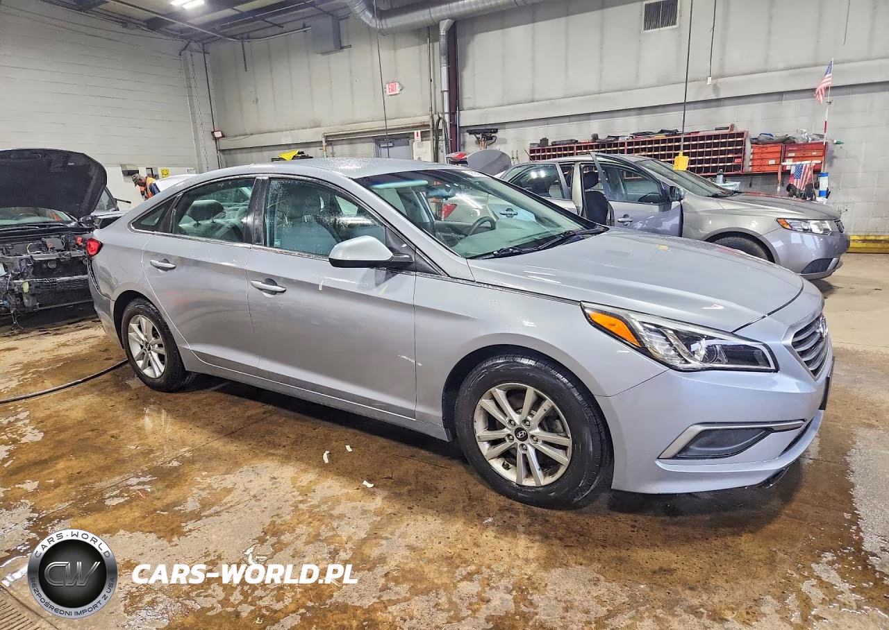 2016 Hyundai Sonata Se VIN:5NPE24AF0GH383350 - 4