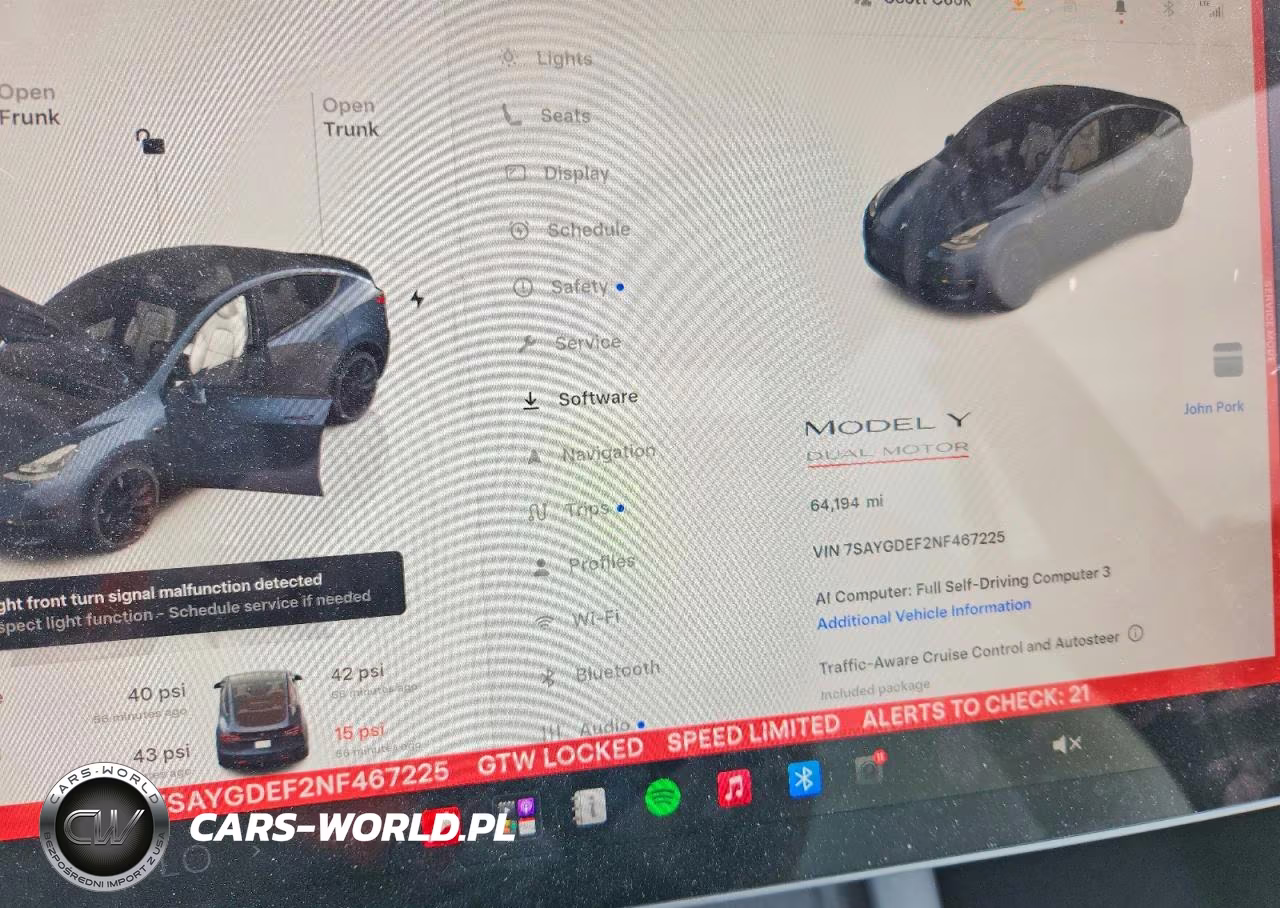 2022 Tesla Model Y VIN:7SAYGDEF2NF467225 - 9