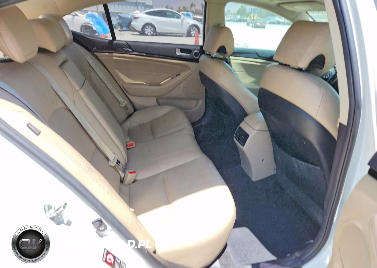 2015 Kia Cadenza Premium VIN:KNALN4D74F5174434 - 10