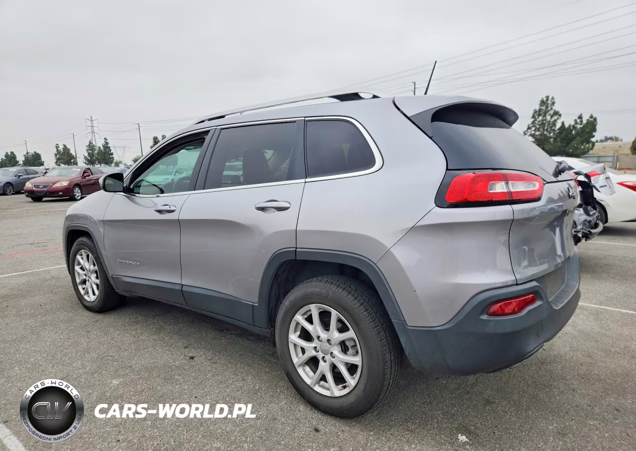 2016 Jeep Cherokee Latitude VIN:1C4PJLCB7GW168042 - 2