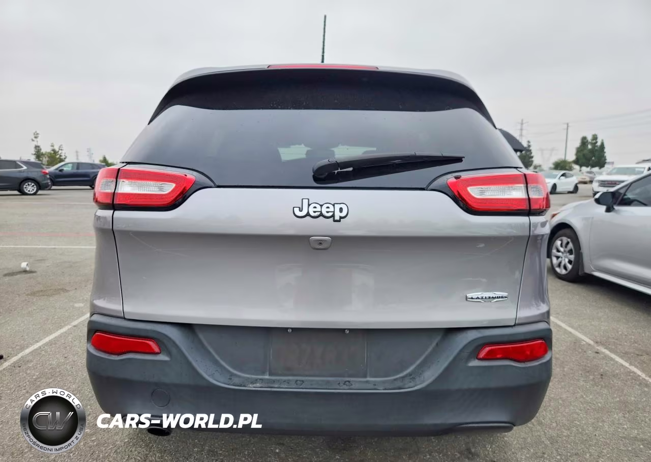 2016 Jeep Cherokee Latitude VIN:1C4PJLCB7GW168042 - 6
