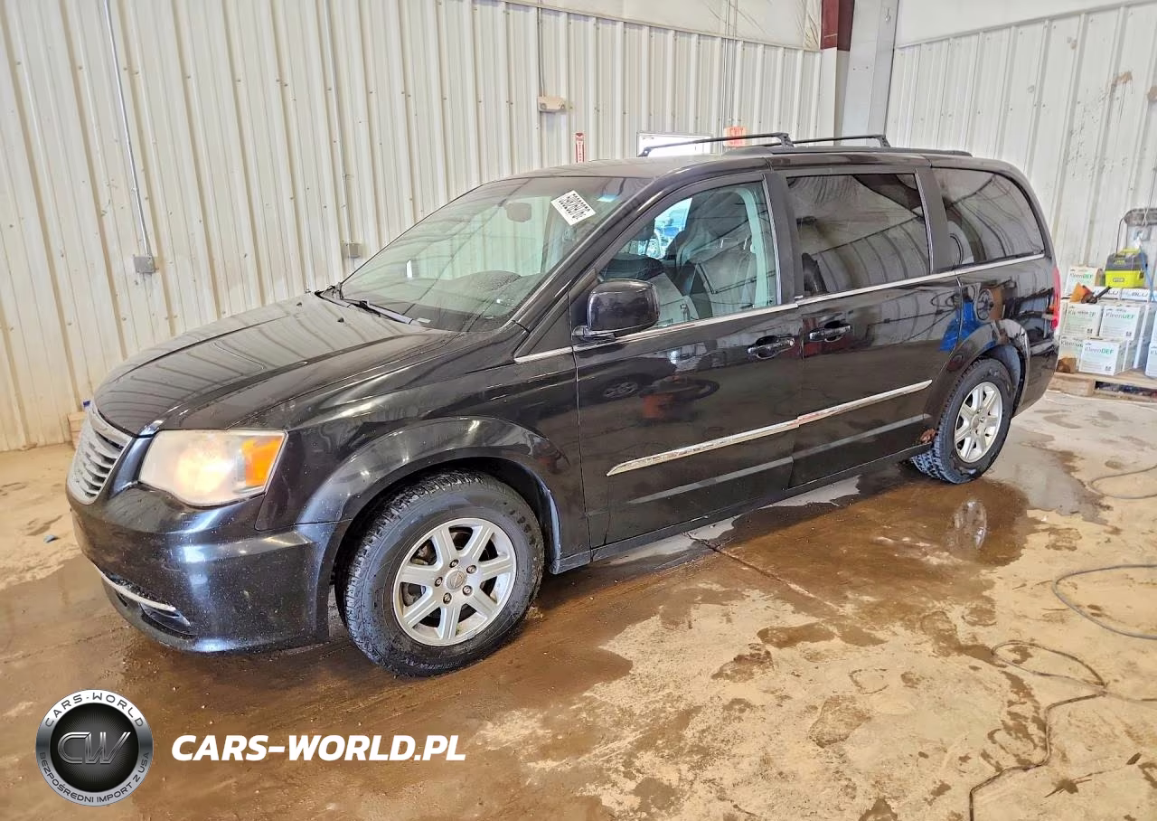2012 Chrysler Town & Country Touring – zdjęcie 1 z 13