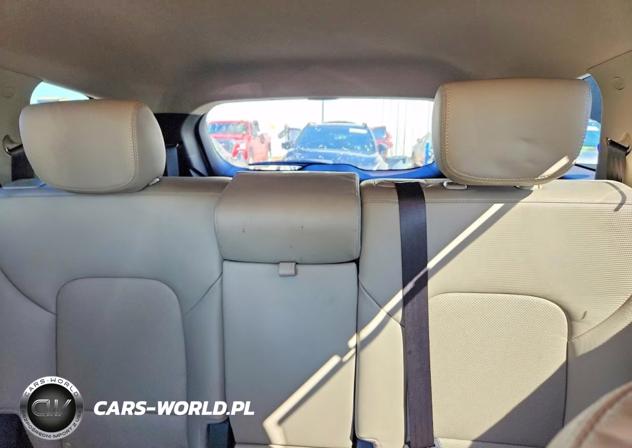 2018 Hyundai Santa Fe Se VIN:KM8SNDHFXJU264584 - 10