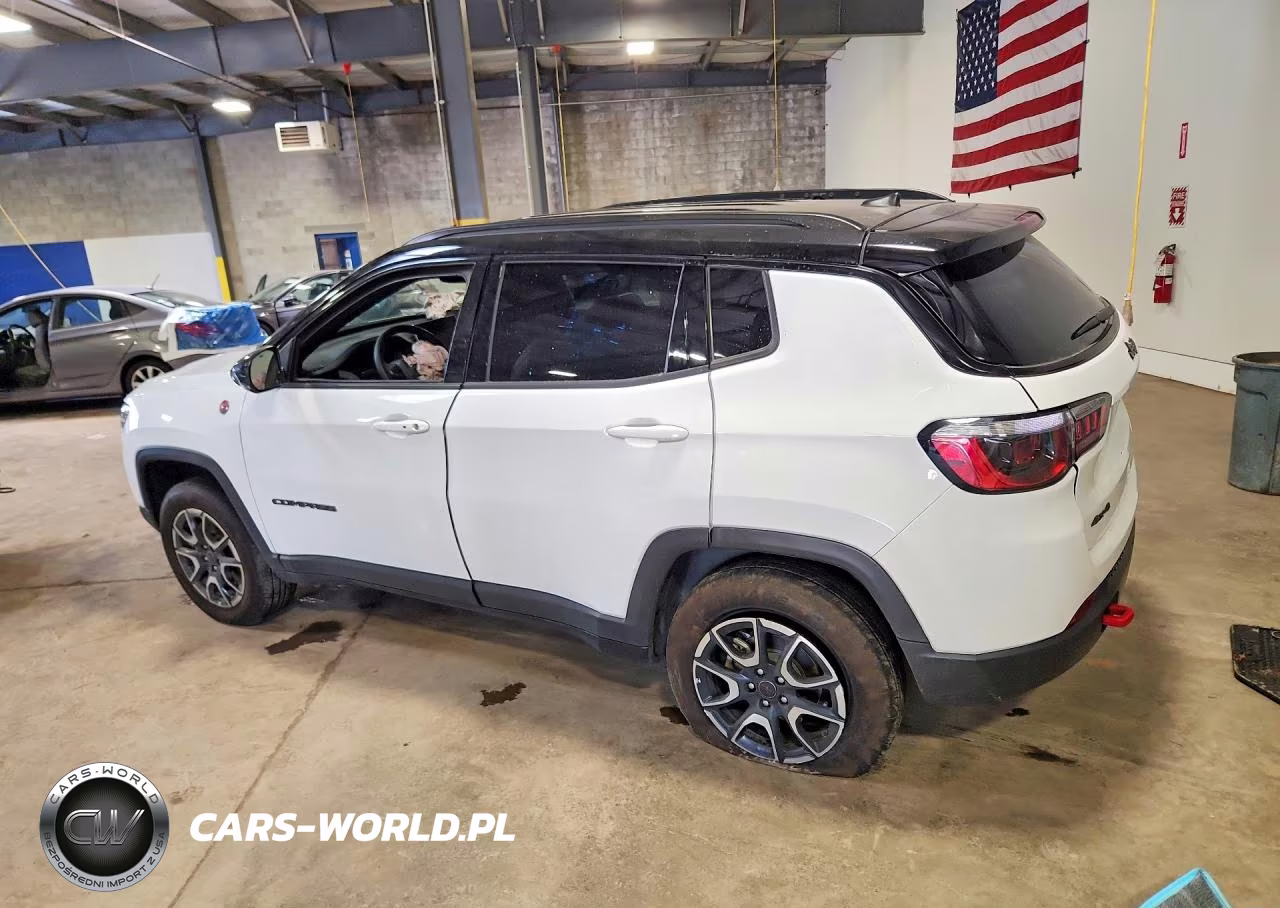 2025 Jeep Compass Trailhawk VIN:3C4NJDDNXST524620 - 2