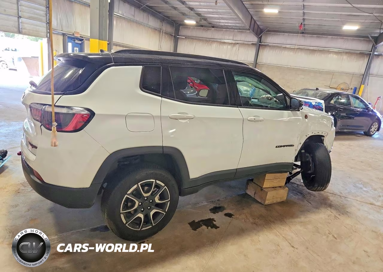 2025 Jeep Compass Trailhawk VIN:3C4NJDDNXST524620 - 3