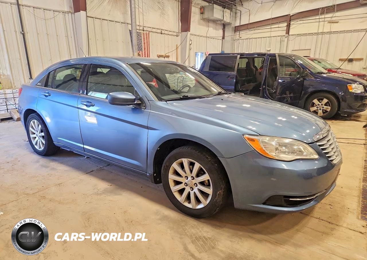 2011 Chrysler 200 Touring VIN:1C3BC1FB5BN535950 - 4