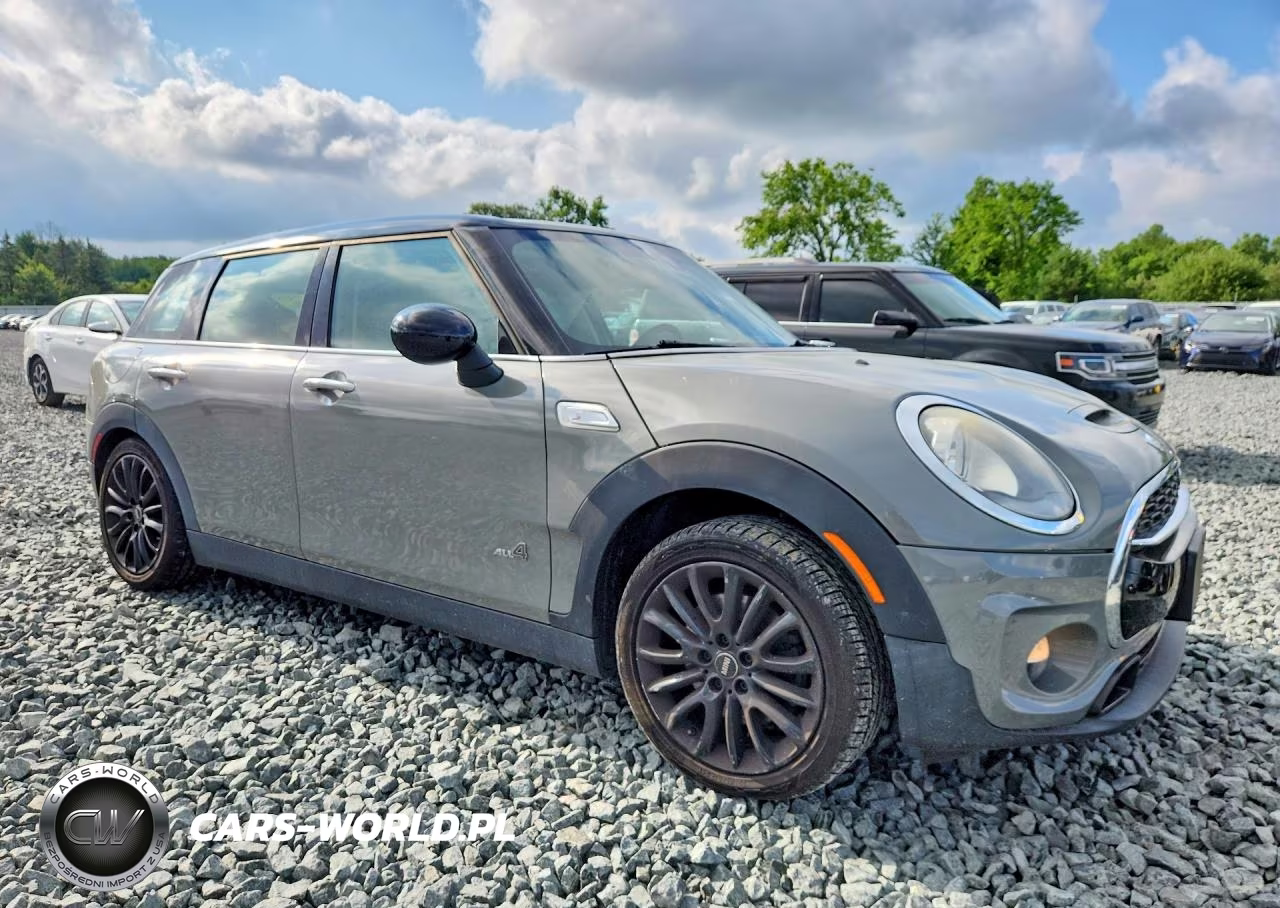 2017 Mini Cooper S Clubman All4 VIN:WMWLU5C35H2E84252 - 4