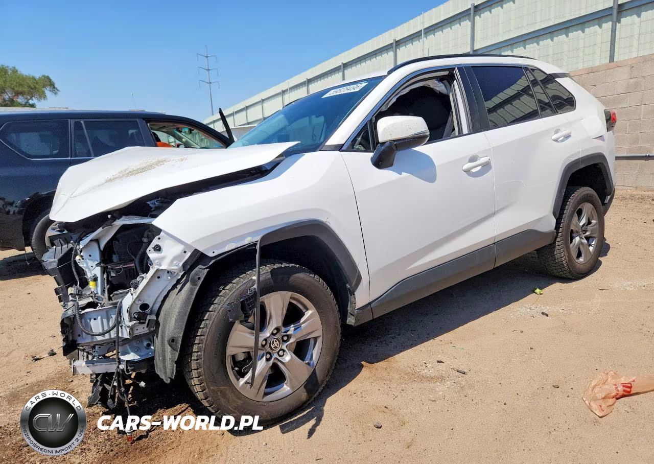 2024 Toyota Rav4 Xle – zdjęcie 1 z 13
