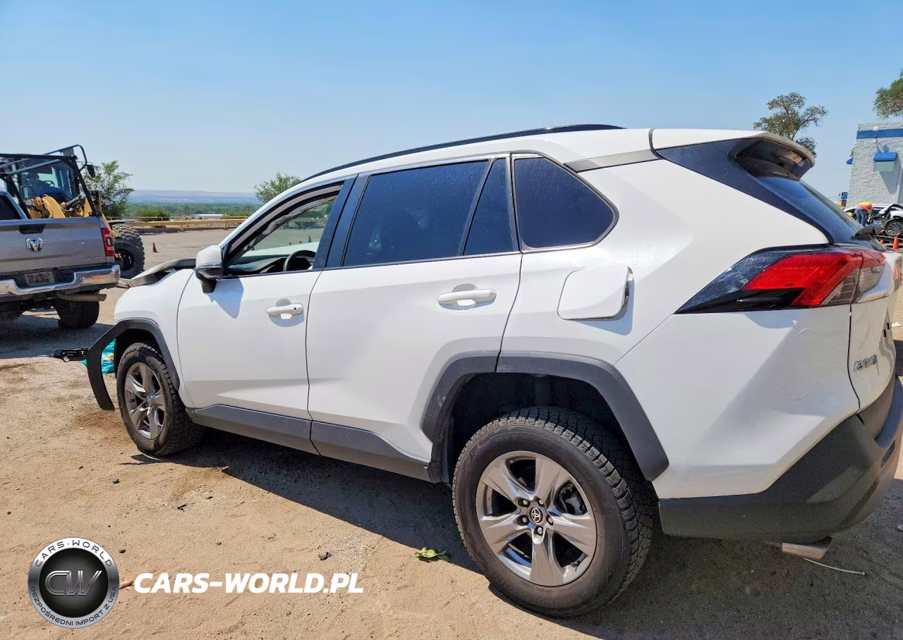 2024 Toyota Rav4 Xle VIN:2T3W1RFV6RW303923 - 2