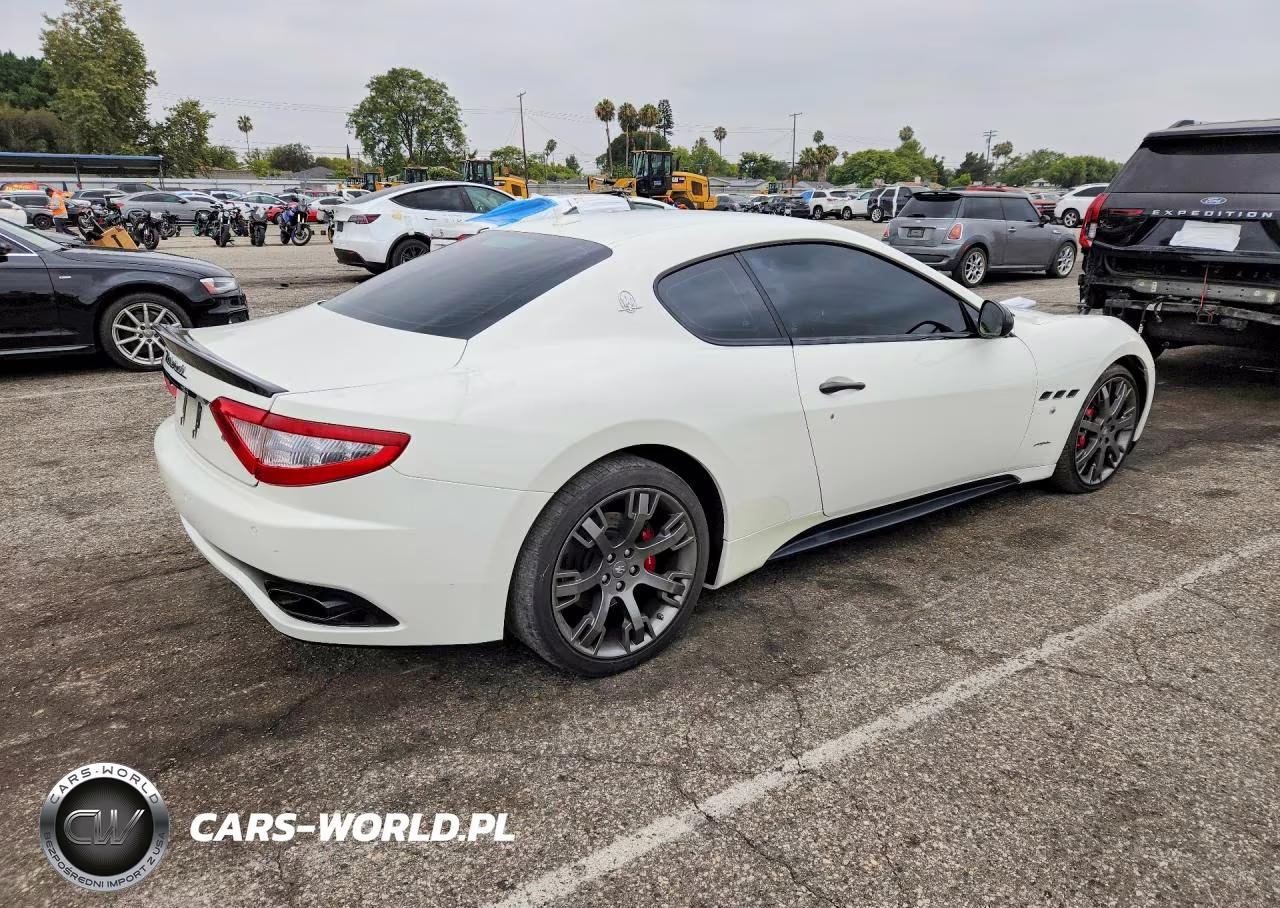 2010 Maserati Granturismo S VIN:ZAM45KLA1A0052821 - 3