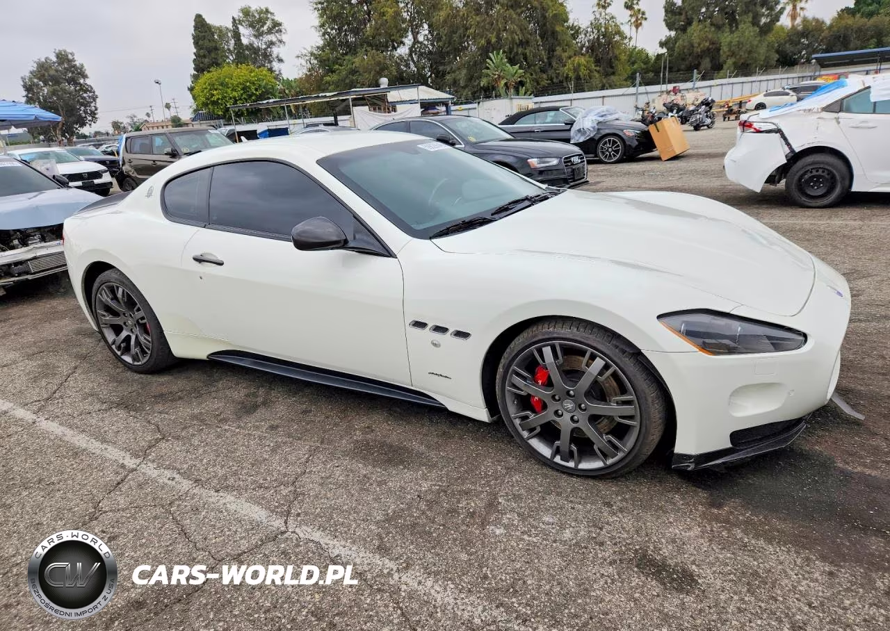 2010 Maserati Granturismo S VIN:ZAM45KLA1A0052821 - 4