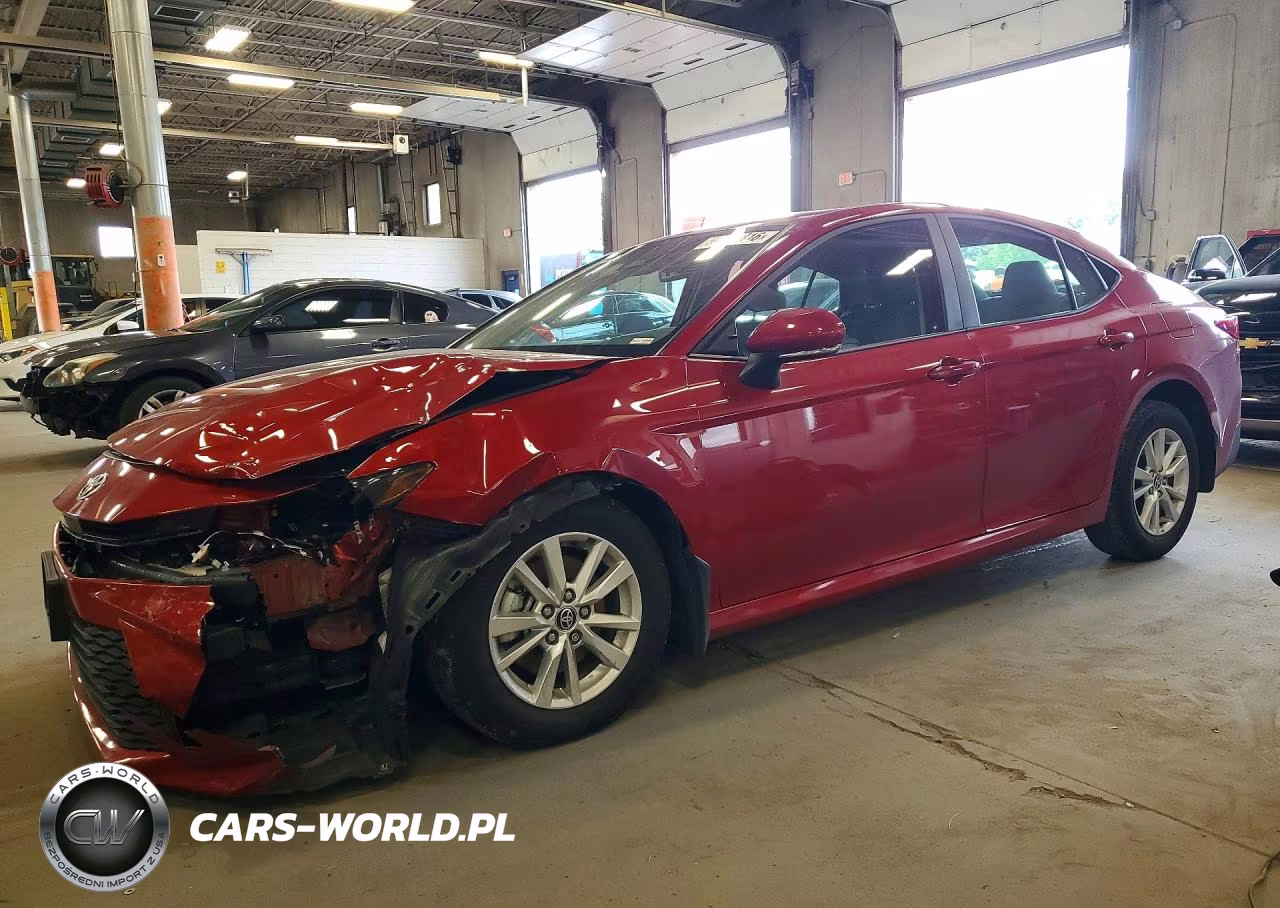 2025 Toyota Camry Le – zdjęcie 1 z 13