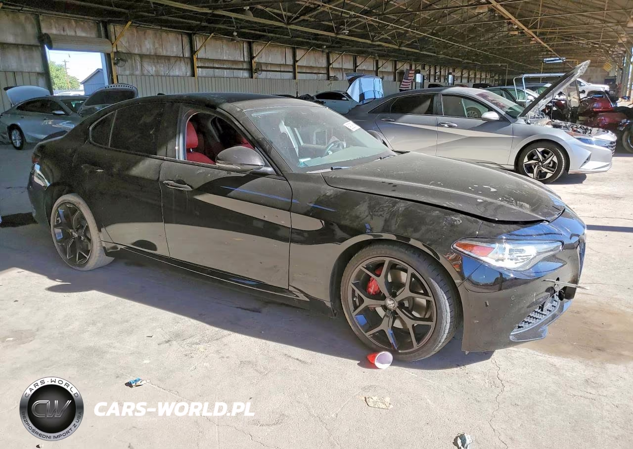 2021 Alfa Romeo Giulia Ti VIN:ZARFAMBN5M7647584 - 4