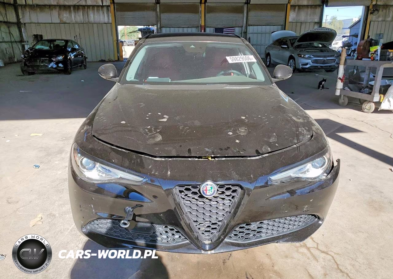 2021 Alfa Romeo Giulia Ti VIN:ZARFAMBN5M7647584 - 5