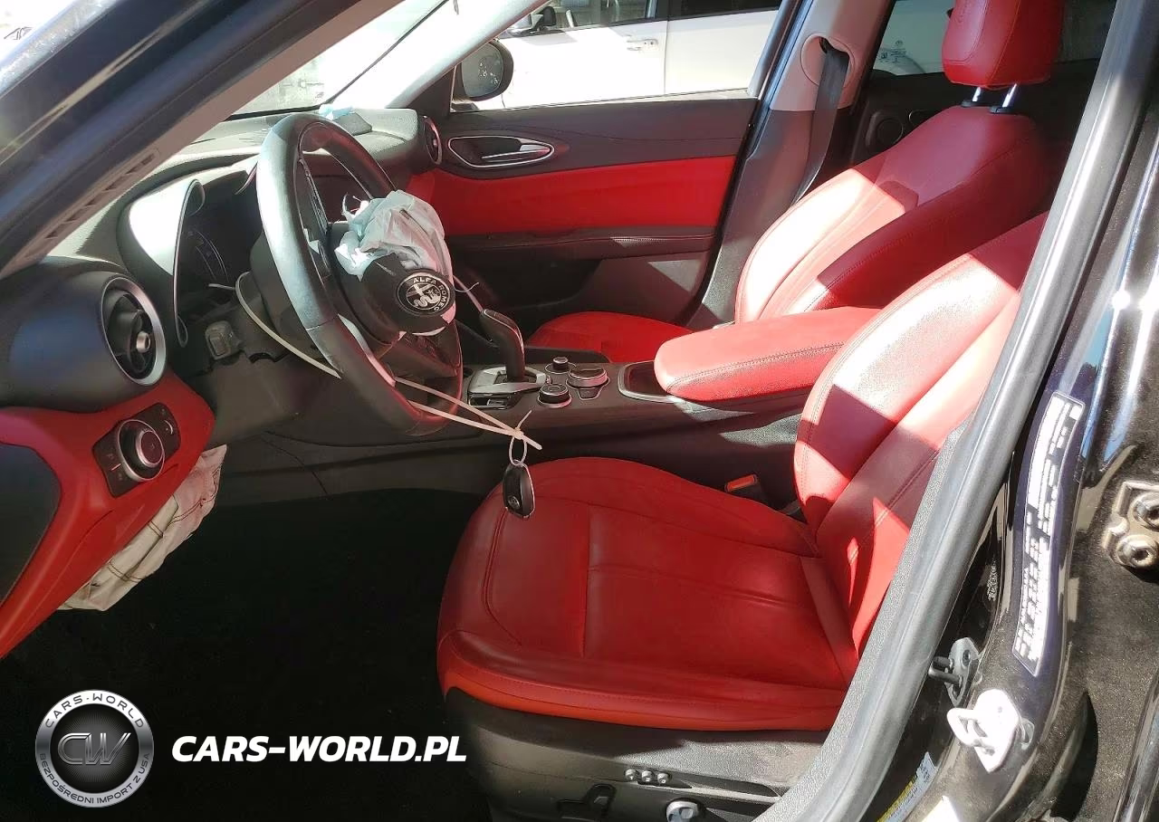2021 Alfa Romeo Giulia Ti VIN:ZARFAMBN5M7647584 - 7