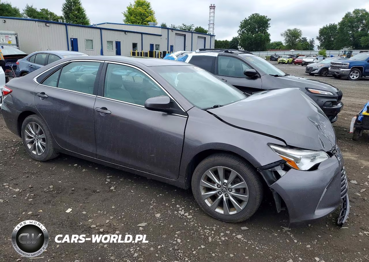 2015 Toyota Camry Xle VIN:4T4BF1FKXFR495901 - 4