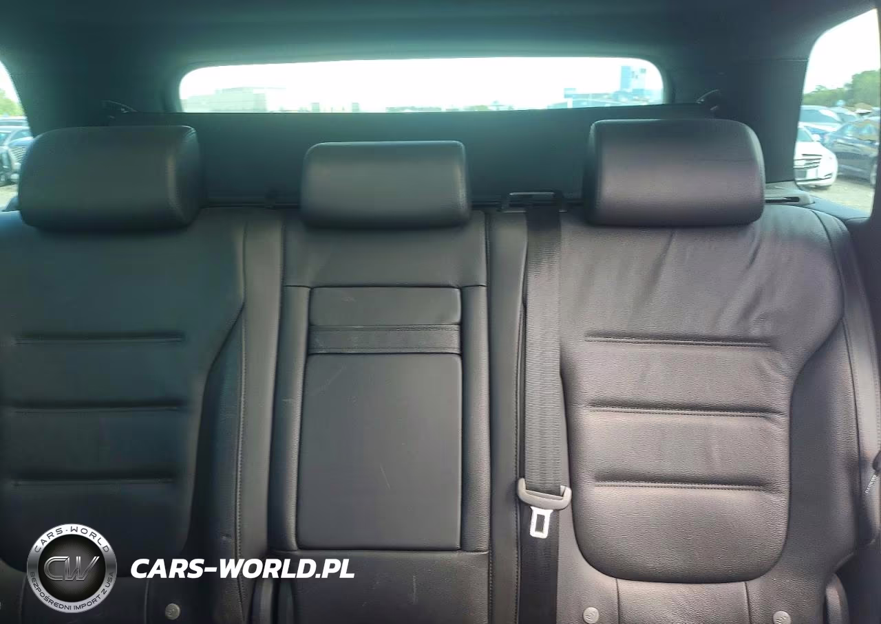 2017 Volkswagen Touareg Wolfsburg VIN:WVGRF7BP1HD006060 - 10