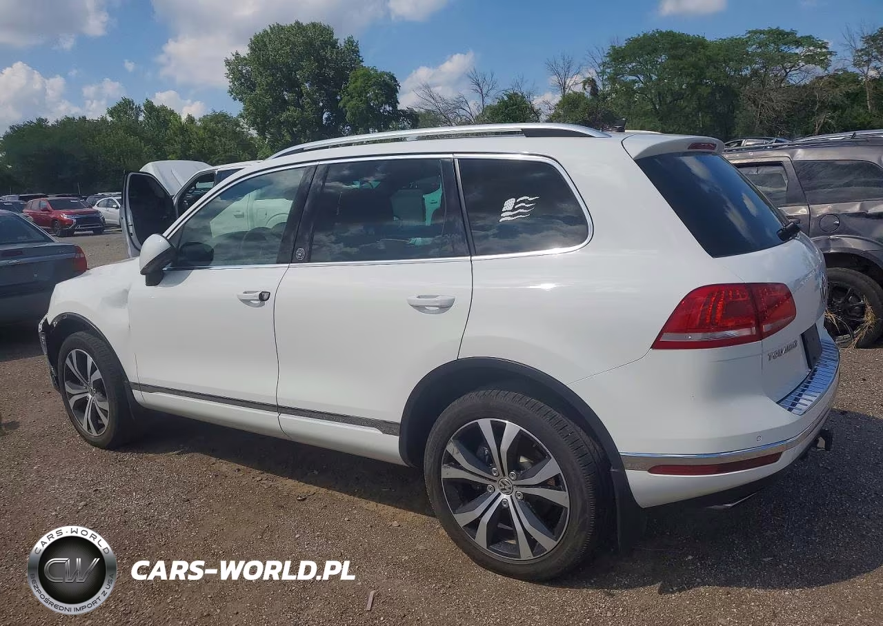 2017 Volkswagen Touareg Wolfsburg VIN:WVGRF7BP1HD006060 - 2