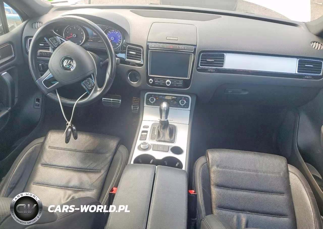 2017 Volkswagen Touareg Wolfsburg VIN:WVGRF7BP1HD006060 - 8