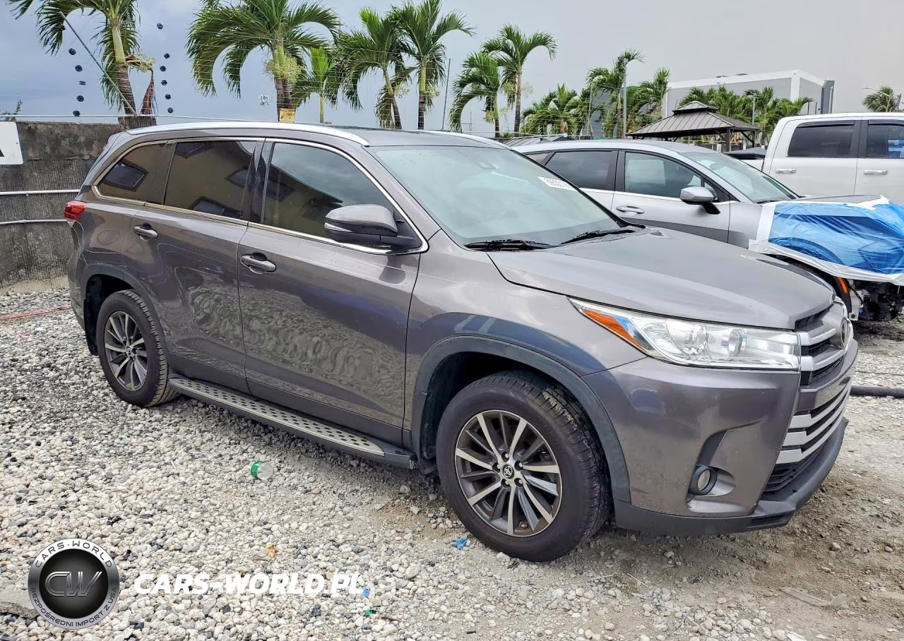 2019 Toyota Highlander Xle VIN:5TDJZRFH5KS617129 - 4