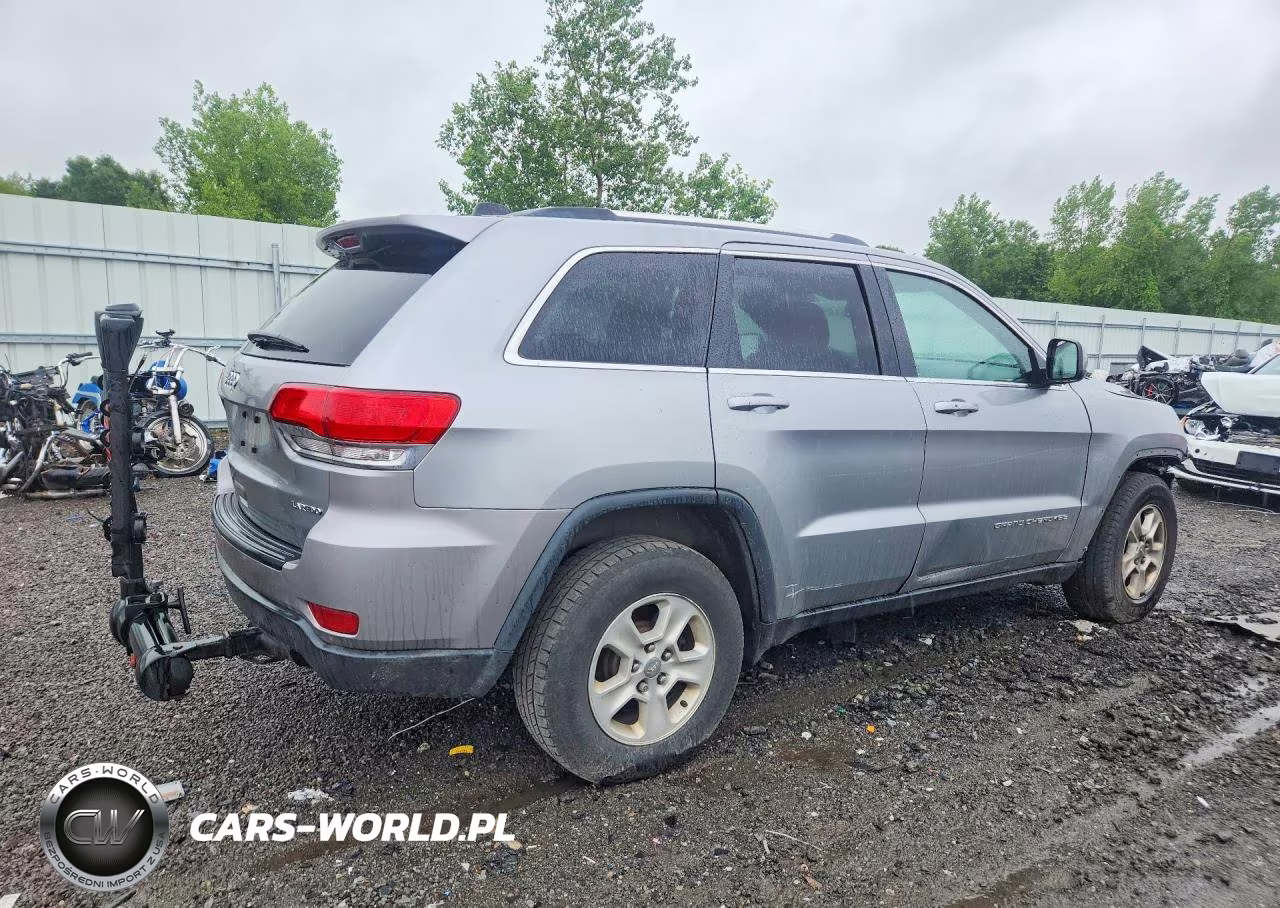 2015 Jeep Grand Cherokee Laredo VIN:1C4RJFAG5FC895754 - 3
