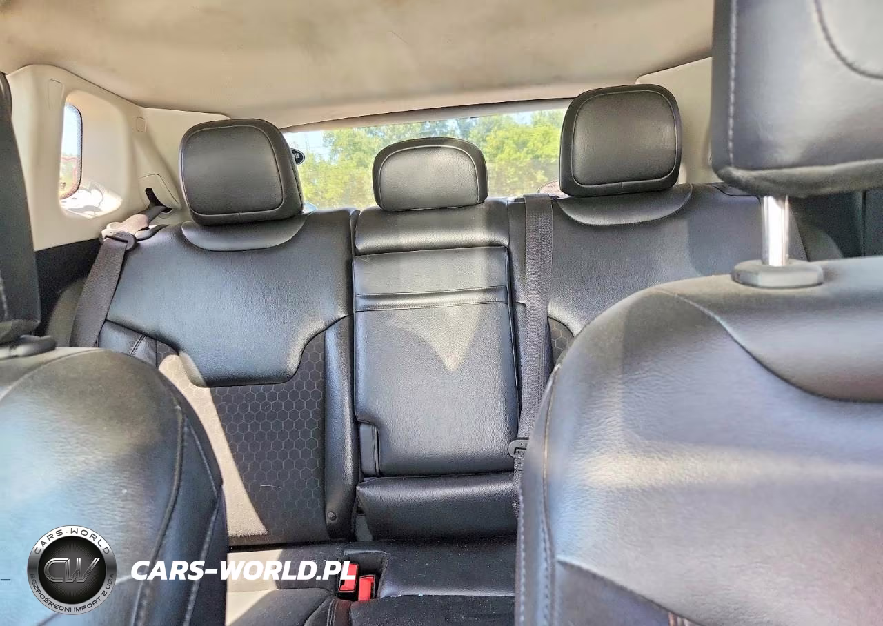 2018 Jeep Compass Latitude VIN:3C4NJDBB6JT373508 - 10