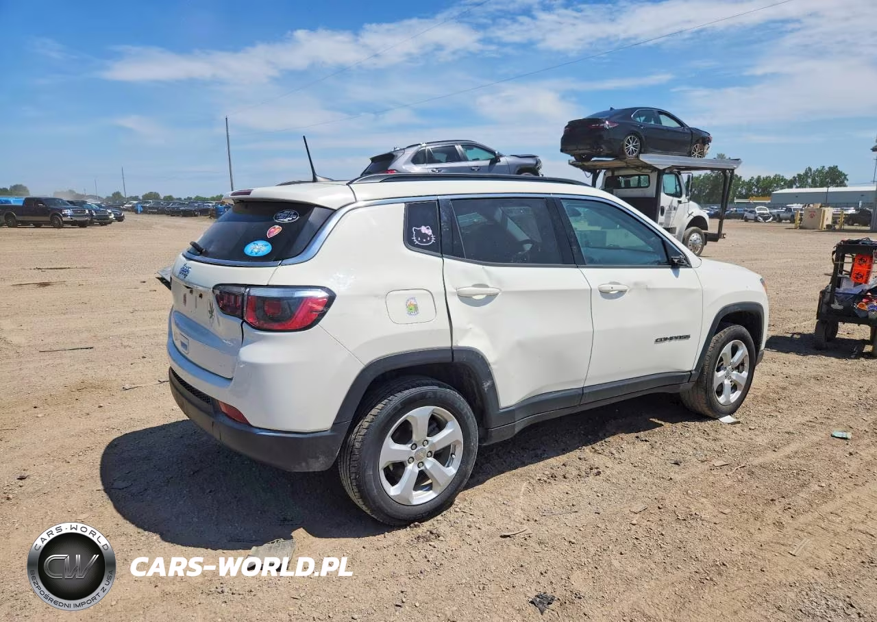 2018 Jeep Compass Latitude VIN:3C4NJDBB6JT373508 - 3
