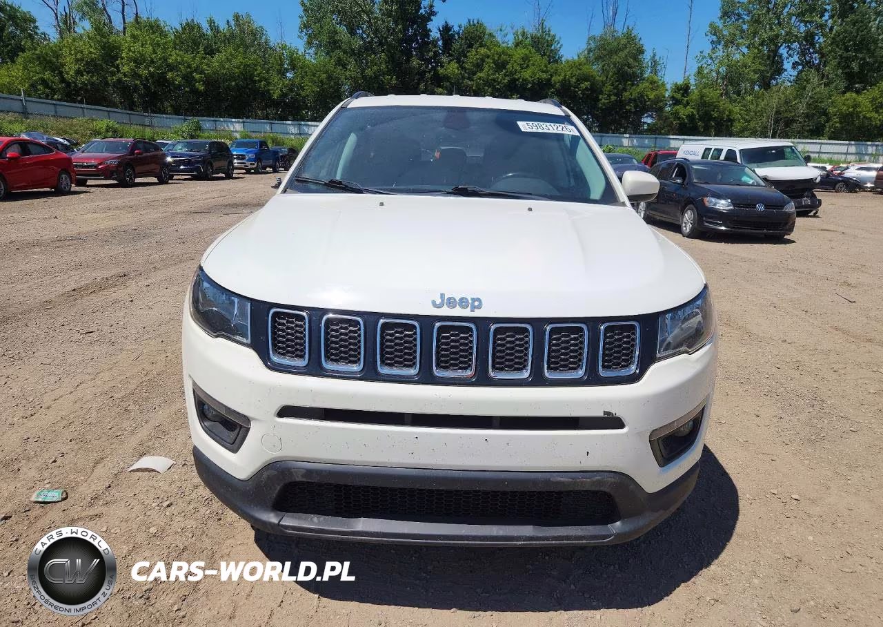 2018 Jeep Compass Latitude VIN:3C4NJDBB6JT373508 - 5
