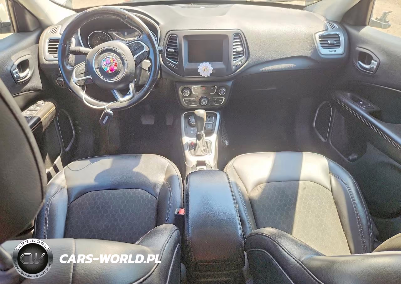 2018 Jeep Compass Latitude VIN:3C4NJDBB6JT373508 - 8