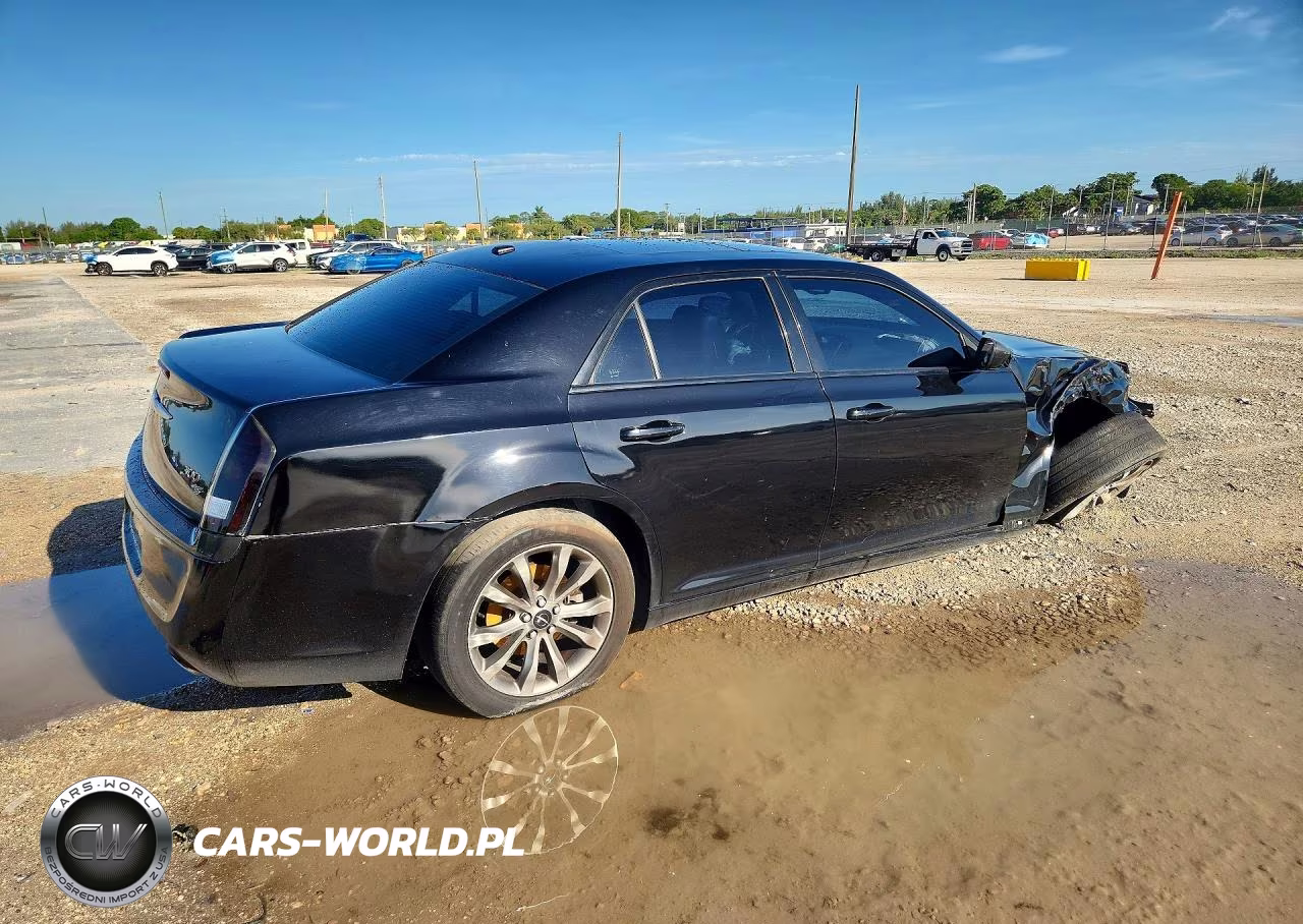 2014 Chrysler 300 S VIN:2C3CCAGG3EH257965 - 3