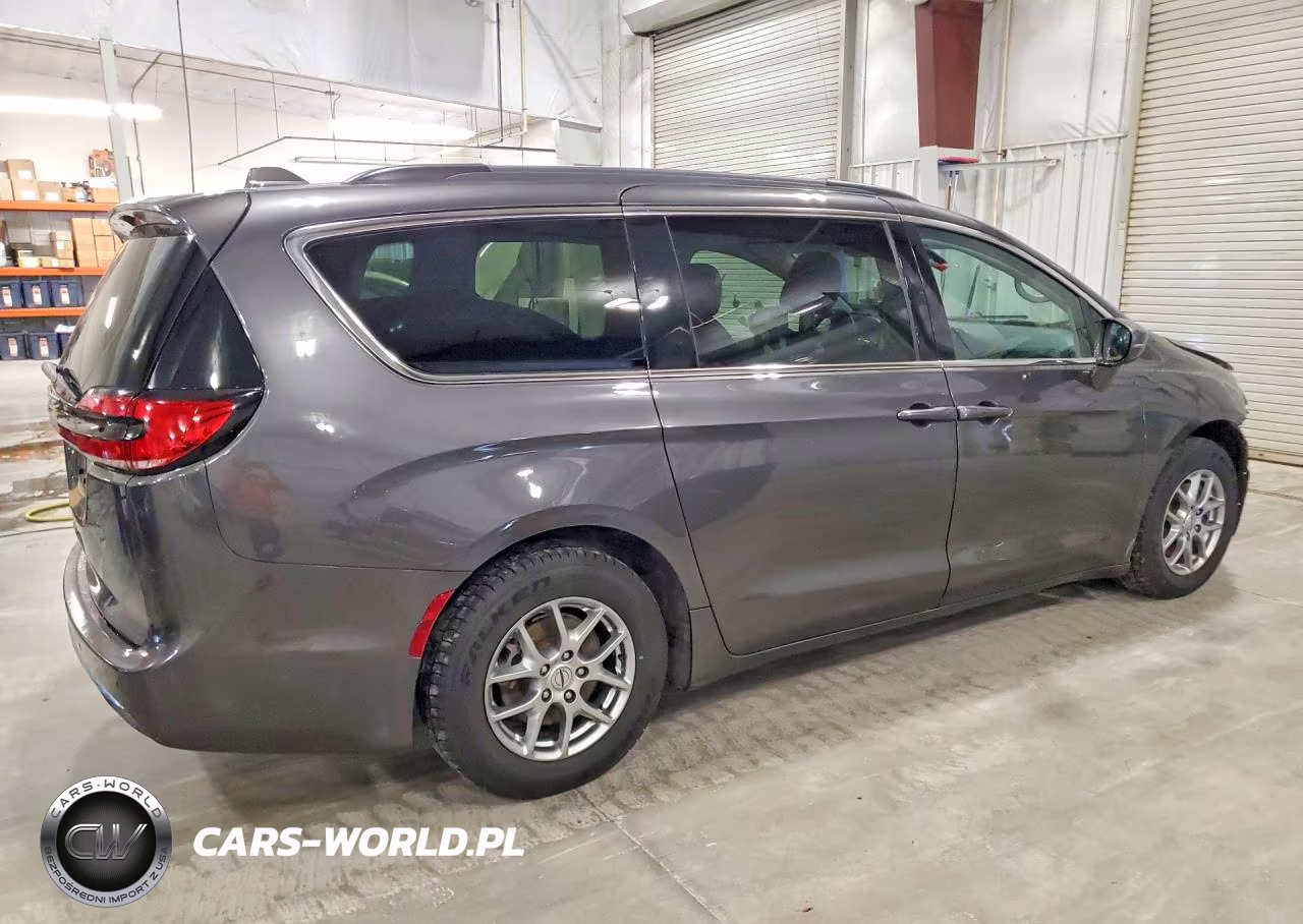 2021 Chrysler Pacifica Touring VIN:2C4RC1FG9MR526423 - 3