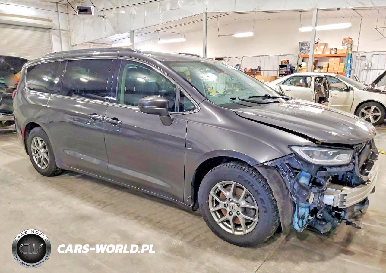 2021 Chrysler Pacifica Touring VIN:2C4RC1FG9MR526423 - 4