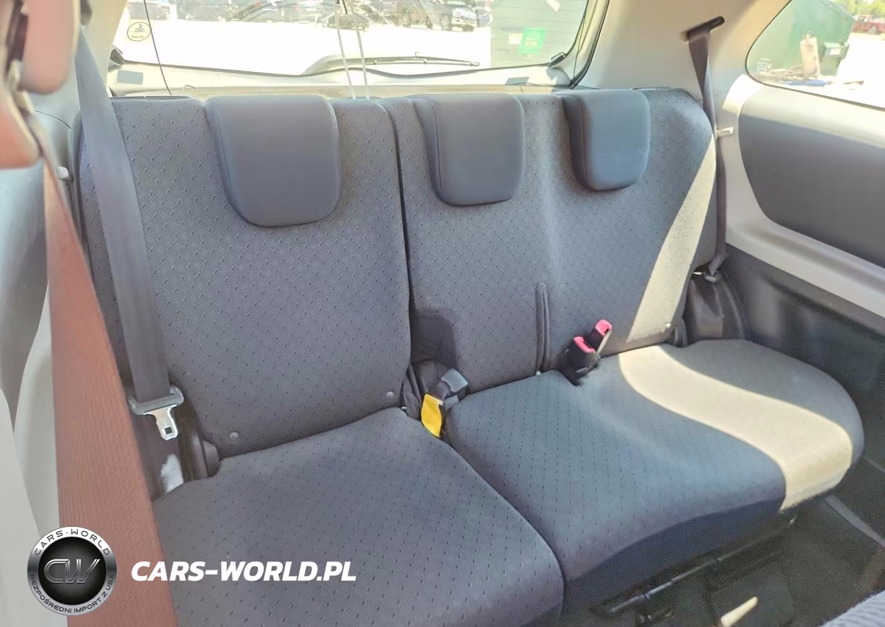2011 Toyota Yaris Base VIN:JTDJT4K34B5333124 - 10