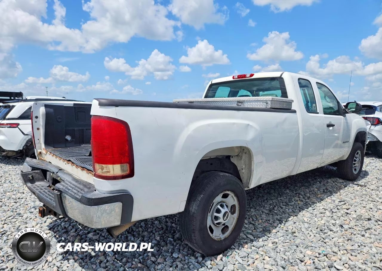 2011 GMC Sierra C2500 Heavy Duty VIN:1GT21ZCG4BZ136181 - 3