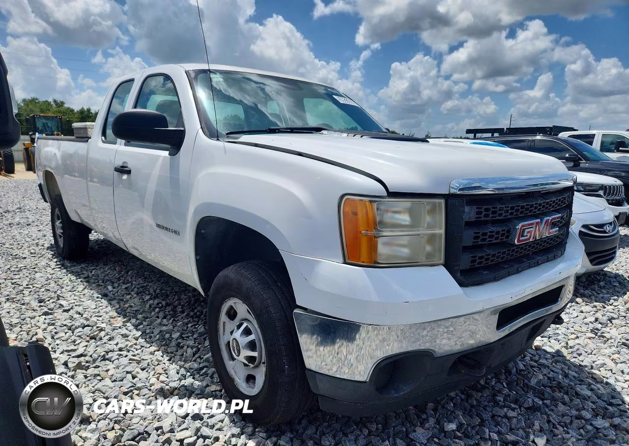 2011 GMC Sierra C2500 Heavy Duty VIN:1GT21ZCG4BZ136181 - 4