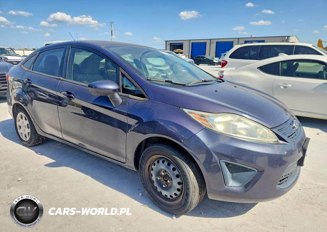 2013 Ford Fiesta S VIN:3FADP4AJ0DM118778 - 4