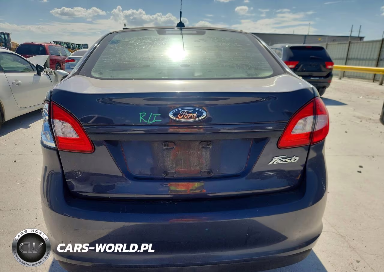 2013 Ford Fiesta S VIN:3FADP4AJ0DM118778 - 6