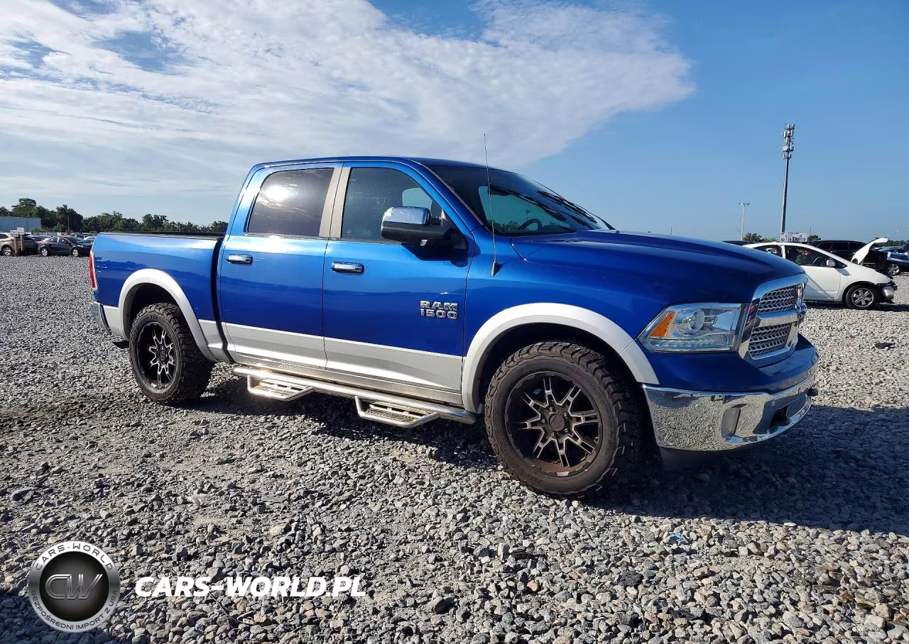2017 Ram 1500 Laramie VIN:1C6RR7NG0HS597461 - 4