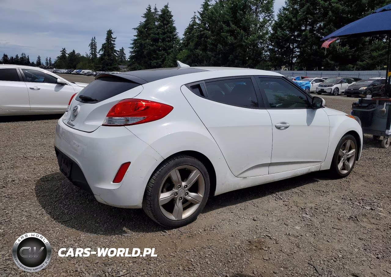 2015 Hyundai Veloster Base VIN:KMHTC6AD2FU236476 - 3