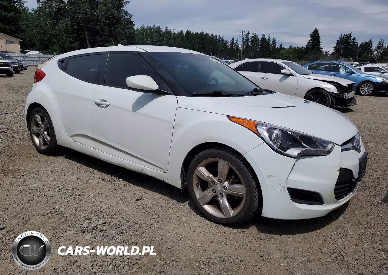 2015 Hyundai Veloster Base VIN:KMHTC6AD2FU236476 - 4