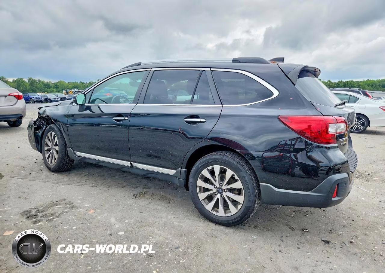 2018 Subaru Outback Touring VIN:4S4BSATC1J3358217 - 2
